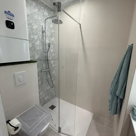 Proche Des Cures * למאלו-לה-בן